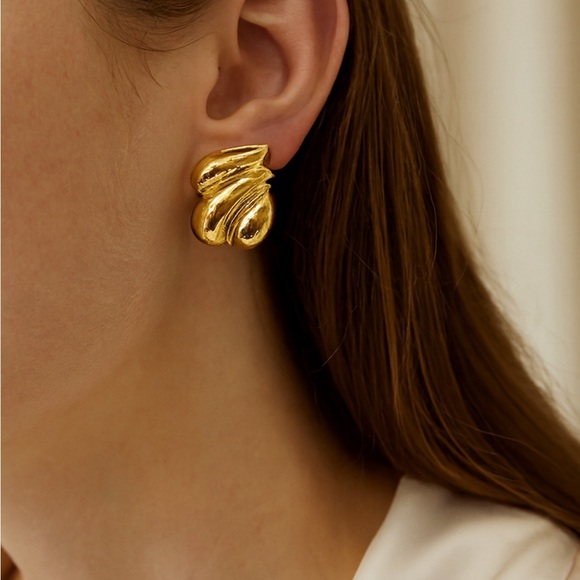St. John Vintage Gold Sculpted Earrings